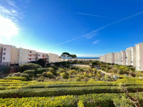 Studio cabine rénové avec ascenseur et parking, à 30m de la plage - FR-1-338-547